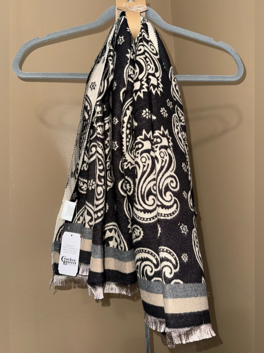 NEW CRACKER BARREL  Black and Cream Paisley  Lovely Scarf. Size Adult.